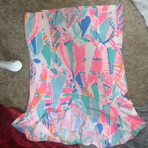 Lilly Pulitzer V-neck T-shirt size large